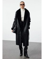 Trendyol Płaszcz w kolorze czarnym rozmiar: 38. Czarne płaszcze Trendyol, bez wzorów, bez kaptura. Za 135.81 zł.