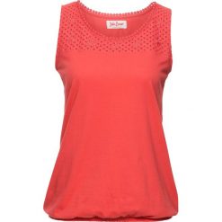 Top bawełniany z ażurową koronką bonprix koralowy. Czerwone topy bonprix, w ażurowe wzory, z bawełny, bez kołnierzyka, bez ramiączek. Za 34.99 zł.