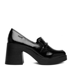 Czółenka Rieker. Czarne czółenka Rieker, bez wzorów, bez obcasa, na obcasie, bez zapięcia. Za 349.99 zł.
