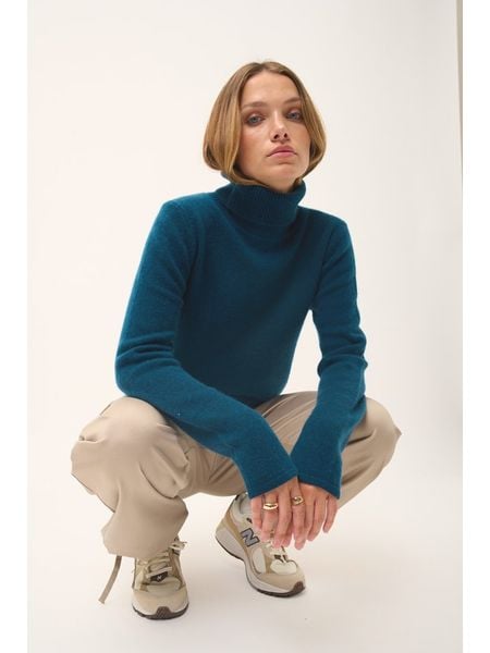 Just Cashmere Kaszmirowy golf "June" w kolorze granatowym rozmiar: L. Niebieskie golfy Just Cashmere, l, bez wzorów, z kaszmiru, bez ramiączek. Za 502.76 zł.