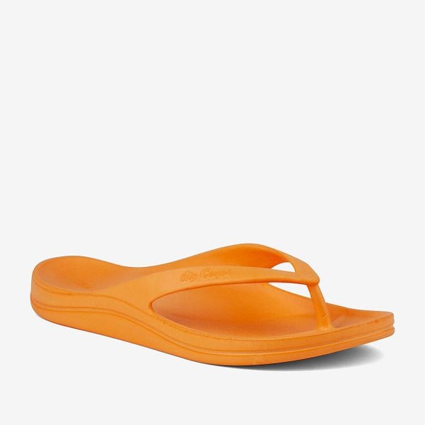 Damskie klapki Coqui Naitiri. Brązowe klapki Coqui, bez wzorów, z materiału, bez obcasa. Za 114.99 zł.