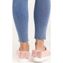 Różowe Buty Sportowe Sparkling Bowknot. Obuwie sportowe Born2be. Za 49.99 zł.