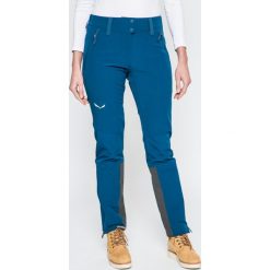 Salewa - Spodnie snowboardowe. Czarne spodnie narciarskie Salewa, bez wzorów, z elastanu, snowboardowy. W wyprzedaży za 399.90 zł.
