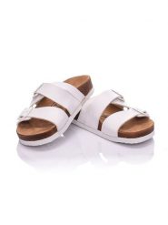 Moosefield Skórzane klapki w kolorze białym rozmiar: 41. Białe klapki Moosefield, bez wzorów, z otwartym noskiem, bez obcasa. Za 167.28 zł.