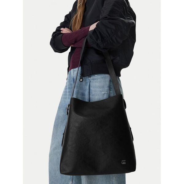 Torebka G-Star Raw. Czarne torebki klasyczne G-Star Raw, bez wzorów, bez dodatków. Za 229.99 zł.