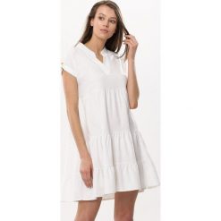 Kremowa Sukienka Rosehip. Białe sukienki Born2be, na co dzień, l, bez wzorów, wizytowe, bez kołnierzyka, bez ramiączek, mini, rozkloszowane. Za 59.99 zł.