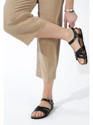 BACKSUN Sandały "Andes" w kolorze czarnym rozmiar: 38. Czarne sandały Backsun, bez wzorów, klasyczne, z otwartym noskiem, bez obcasa, bez zapięcia. Za 130.99 zł.