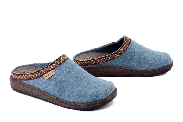 BEFADO 155D 180 niebieski, kapcie damskie. Niebieskie obuwie domowe Befado, bez wzorów, bez zapięcia. Za 99.99 zł.