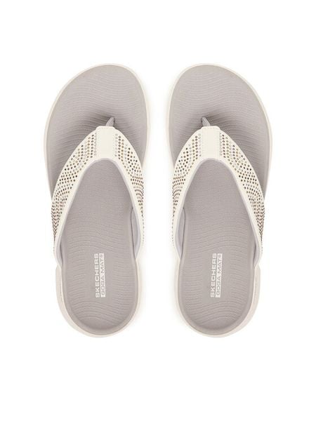 Skechers Japonki 140184/WHT Biały. Białe klapki Skechers, bez wzorów, z materiału, bez obcasa. Za 145.99 zł.