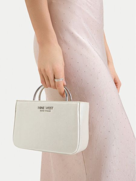Nine West Torebka CEO-Astor Vibe-KY323-1 Écru. Białe torebki klasyczne Nine West, bez wzorów, z materiału, bez dodatków. Za 116.99 zł.