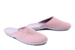 BEFADO 235D 215 różowy, kapcie damskie. Czerwone obuwie domowe Befado, bez wzorów, bez zapięcia. Za 64.99 zł.