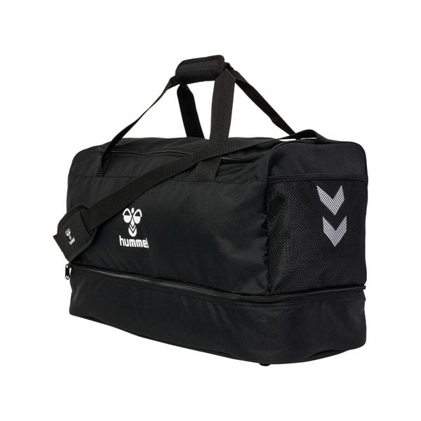 Torba sportowa piłkarska dla dorosłych Hummel hmlCORE 2.0 SPORTS BAG. Czarne torby na ramię Hummel, bez wzorów, sportowe, na ramię, bez dodatków. Za 150.00 zł.