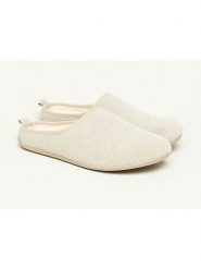 Kitz-pichler Kapcie w kolorze kremowym rozmiar: 40. Brązowe obuwie domowe Kitz pichler, bez wzorów, z materiału, bez zapięcia. Za 104.99 zł.