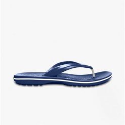 Japonki Crocs Crocband Flip. Niebieskie klapki Crocs, bez wzorów, bez obcasa. Za 139.99 zł.
