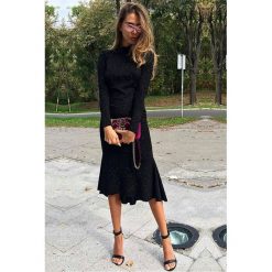 Sukienka NATASHA. Czarne sukienki Sukienka NATASHA, l, bez wzorów, bez kołnierzyka, bez ramiączek. W wyprzedaży za 99.00 zł.