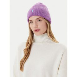 Czapka Polo Ralph Lauren. Fioletowe czapki Polo Ralph Lauren, bez wzorów. Za 449.99 zł.