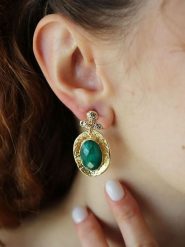 Pierres delicates Pozłacane kolczyki-wkrętki ze szmaragdami rozmiar: onesize. Zielone kolczyki Pierres delicates, z szmaragdem, pozłacane. Za 43.99 zł.