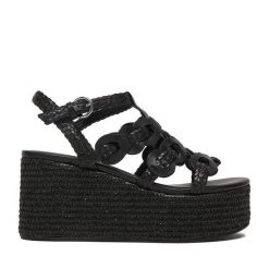 Sandały Badura. Czarne sandały Badura, bez wzorów, bez obcasa, bez zapięcia. Za 379.99 zł.