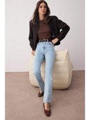 Trendyol Dżinsy - Straight fit - w kolorze błękitnym rozmiar: 38. Niebieskie jeansy Trendyol, bez wzorów, z podwyższonym stanem. Za 124.95 zł.