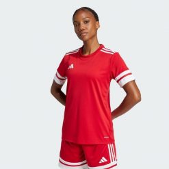 Koszulka Squadra 25. Białe bluzki Adidas, m, bez wzorów, z materiału, sportowe, bez kołnierzyka, bez ramiączek. Za 66.00 zł.