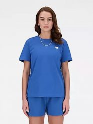 New Balance Koszulka w kolorze niebieskim rozmiar: XS. Niebieskie bluzki New Balance, xs, bez wzorów, z bawełny, bez kołnierzyka, bez ramiączek. Za 43.99 zł.