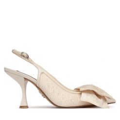 Szpilki Steve Madden. Białe szpilki Steve Madden, bez wzorów, bez obcasa, na szpilce, bez zapięcia. Za 639.99 zł.