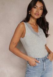 Ciemnoszary Top z Bawełny z Koronkową Wstawką Arivara. Szare topy Renee, l, z aplikacjami, z bawełny, bez kołnierzyka, bez ramiączek. Za 14.99 zł.