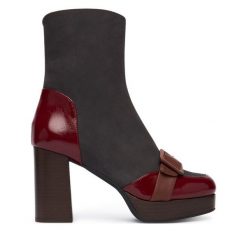Botki Fly London. Botki Fly London, bez wzorów, bez obcasa, na słupku, bez zapięcia. Za 779.99 zł.