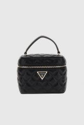 GUESS Czarna torebka damska Giully. Czarne torebki klasyczne Guess, z aplikacjami, ze skóry ekologicznej, bez dodatków. W wyprzedaży za 420.89 zł.
