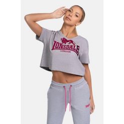 Damska krótka, luźna koszulka Lonsdale Heddle. Czerwone bluzki Lonsdale, bez wzorów, eleganckie, bez kołnierzyka, bez ramiączek. Za 71.75 zł.