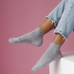 Skarpetki damskie bawełniane FIT SHORT GR 846. Szare skarpety Milena, bez wzorów, z bawełny. Za 12.00 zł.