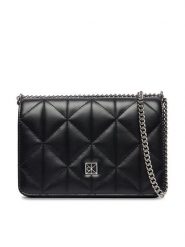 Calvin Klein Torebka Quilted Mini Chain Bag LV04F3321G Czarny. Czarne torebki klasyczne Calvin Klein, bez wzorów, ze skóry, bez dodatków. Za 449.99 zł.