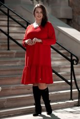 Czerwona sukienka Alicja z falbanką XXL OVERSIZE WIOSNA. Czerwone sukienki Moda Size Plus Iwanek, na co dzień, na jesień, s, bez wzorów, z bawełny, bez kołnierzyka, bez ramiączek, mini, oversize. W wyprzedaży za 159.90 zł.