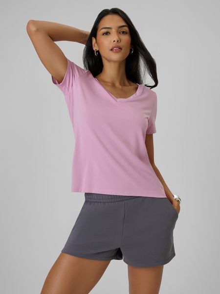 4F T-shirt regular z modalem damski - różowy S. Czerwone t-shirty 4f, l, bez wzorów, z dzianiny, bez kołnierzyka, bez ramiączek. W wyprzedaży za 59.99 zł.
