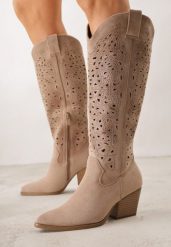 Ciemnobeżowe Kozaki Kowbojki na Stożku z Ażurową Cholewką Uria. Brązowe kozaki Born2be, z jeansu, bez obcasa, na obcasie, bez zapięcia. Za 189.99 zł.