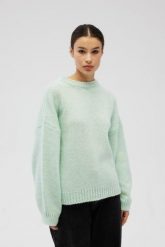 Sweter oversize z bufiastymi rękawami w kolorze FROSTY MINT - RIVERO-UNI. Zielone swetry Marsala, na lato, bez wzorów, z wełny, bez ramiączek. Za 249.90 zł.