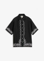 Bluzka z haftem. Czarne bluzki bonprix, z aplikacjami, z tkaniny, bez kołnierzyka, bez ramiączek. Za 49.99 zł.