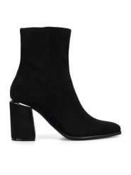 Nine West Botki WFA3000-1 Czarny. Czarne botki Nine West, bez wzorów, z materiału, bez obcasa, na słupku, bez zapięcia. Za 279.99 zł.