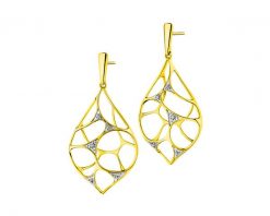 Kolczyki z żółtego złota z brylantami - 0,09 ct - próba 585. Żółte kolczyki Apart, z brylantem, złote. Za 5,990.00 zł.