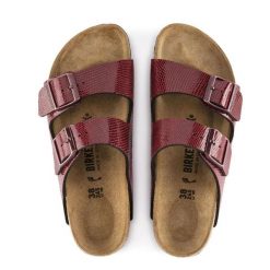 Klapki damskie Birkenstock Arizona. Czerwone klapki Birkenstock, bez wzorów, z materiału, bez obcasa. Za 287.00 zł.