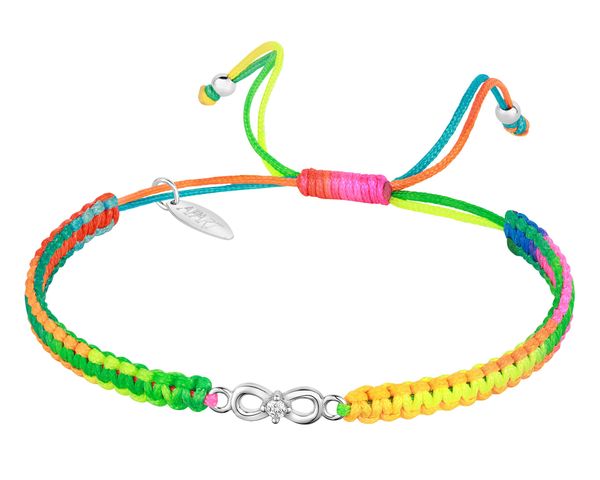 Bransoletka z elementami srebra i cyrkonią z efektem Tie Dye - nieskończoność. Bransoletki Apart, z cyrkonią, srebrne. W wyprzedaży za 76.30 zł.