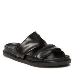 Klapki DeeZee. Czarne klapki DeeZee, bez wzorów, bez obcasa. Za 119.99 zł.