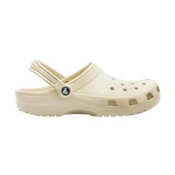 Klapki dla dorosłych Crocs Classic. Brązowe klapki Crocs, bez wzorów, z gumy, bez obcasa. Za 299.00 zł.