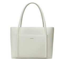 Torebka Calvin Klein. Białe torebki klasyczne Calvin Klein, bez wzorów, bez dodatków. Za 359.99 zł.