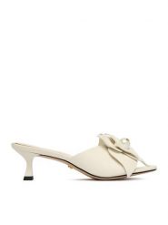 GINO ROSSI Klapki CEO-ROSE-LT2220-1 Biały. Białe klapki Gino Rossi, bez wzorów, ze skóry, bez obcasa. Za 379.99 zł.