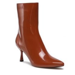 Botki QUAZI. Brązowe botki QUAZI, bez wzorów, bez obcasa, na szpilce, bez zapięcia. Za 183.99 zł.