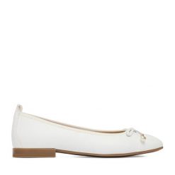 Baleriny Lasocki. Białe baleriny Lasocki, bez wzorów, bez obcasa. Za 169.99 zł.