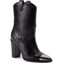 Botki BRONX - 34107-B BX 1217 Black 01. Czarne botki Bronx, z aplikacjami, ze skóry, bez obcasa, na obcasie, bez zapięcia. W wyprzedaży za 369.00 zł.