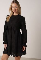 Czarna Sukienka w Rustykalnym Stylu z Haftowanej Tkaniny z Bawełną Delogana. Czarne sukienki Born2be, na co dzień, l, w ażurowe wzory, z bawełny, eleganckie, bez kołnierzyka, bez ramiączek, mini, proste. Za 149.99 zł.