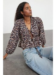 Trendyol Bluzka w kolorze jasnobrązowo-czarnym rozmiar: 36. Brązowe bluzki Trendyol, bez wzorów, bez kołnierzyka, bez ramiączek. Za 60.99 zł.